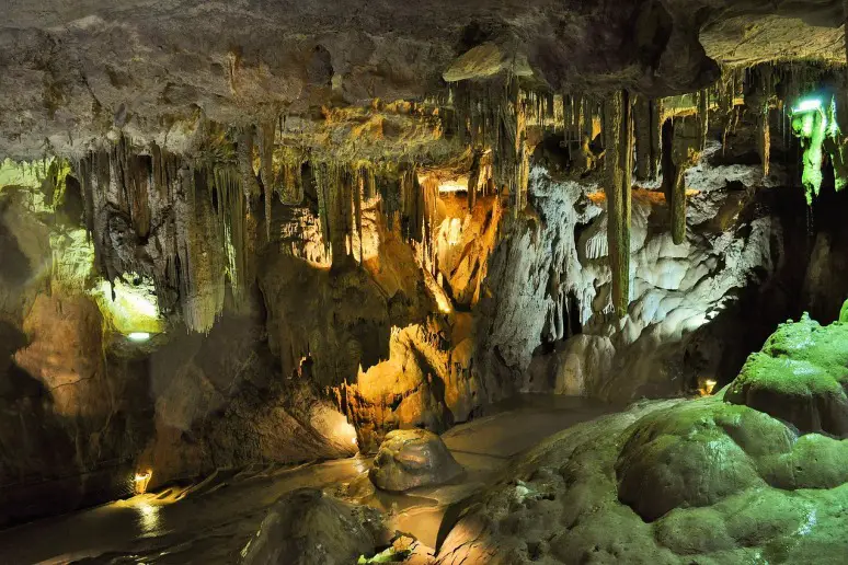 Caves-Of-Meghalaya