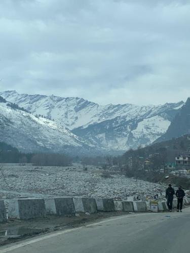 Snowy mountains in Manali